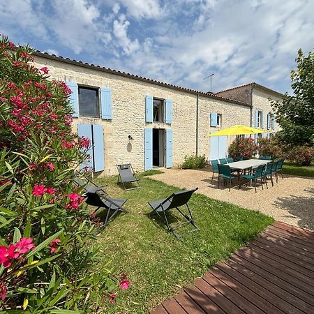 Gasthaus Le Domaine Des Aguins Saujon Exterior foto