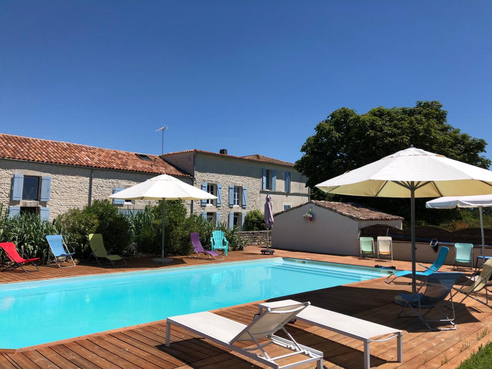 Gasthaus Le Domaine Des Aguins Saujon Exterior foto